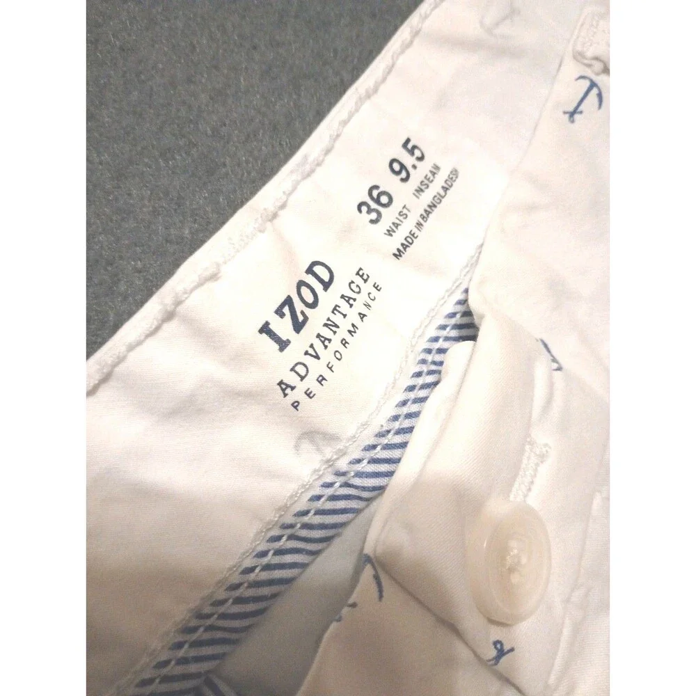 Izod Advantage Performance Shorts White Blue Anchors  Men's 36 Waist 9.5 Inseam